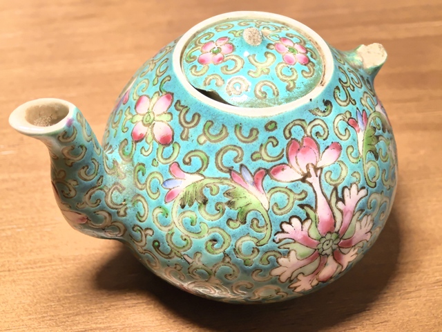 古玩陶瓷粉彩執(zhí)壺真品鑒賞圖