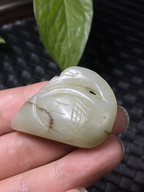 古玩玉器（一口價放漏）幾十年和田玉雕“回首鵝”把件拍賣，當前價格1200元