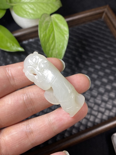 古玩玉器(一口價(jià)放漏)創(chuàng)匯期和田白玉雕“如意童子”拍賣,當(dāng)前價(jià)格2600元