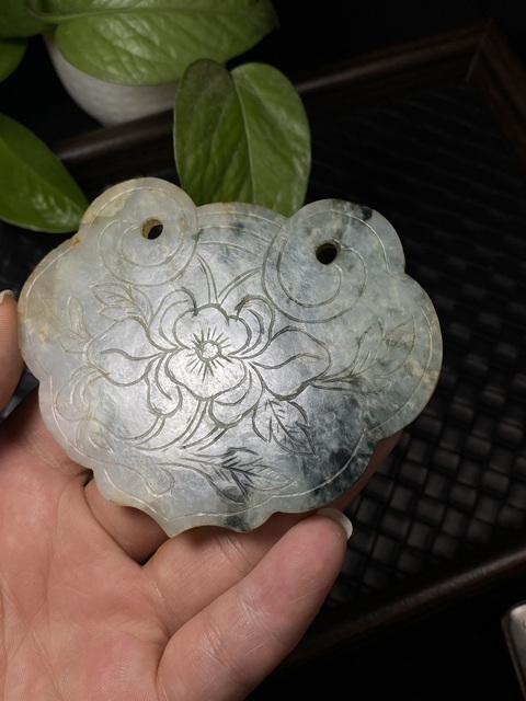 古玩玉器(放漏大個的)清代翡翠雕“如意鎖佩”拍賣,當前價格4500元