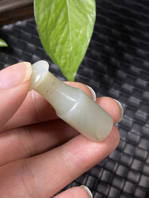 古玩玉器（撿漏了）白潤的清代和田白玉雕“素紋煙嘴”拍賣，當前價格1500元