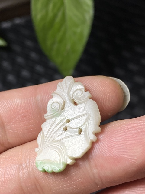 古玩玉器清代天然翡翠靈芝如意花飾拍賣,當前價格600元