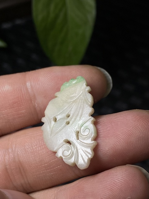 古玩玉器清代天然翡翠靈芝如意花飾拍賣,當前價格600元