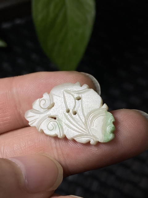 古玩玉器清代天然翡翠靈芝如意花飾拍賣,當前價格600元