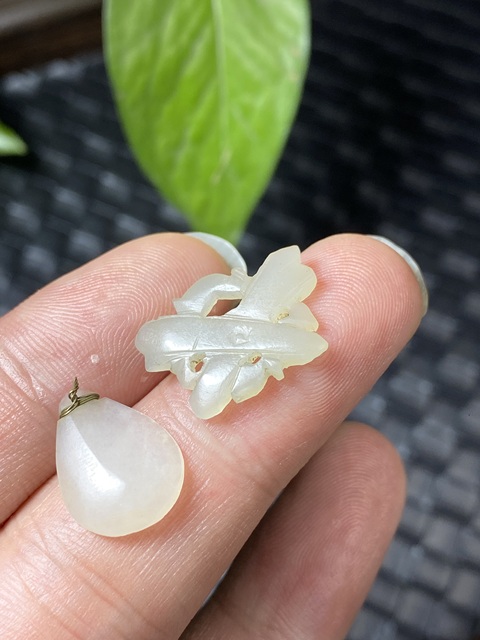 古玩玉器清代和田玉雕“花飾”拍賣，當(dāng)前價(jià)格600元