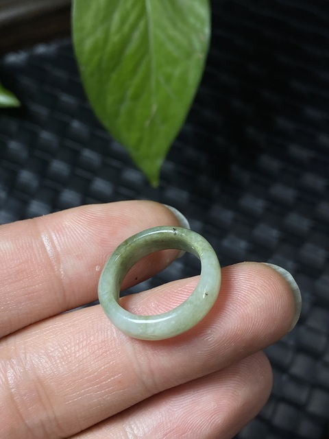 古玩玉器清代天然翡翠戒指拍賣，當(dāng)前價格900元