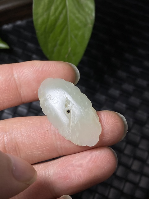 古玩玉器清代和田白玉雕“帽花”拍賣，當前價格1200元