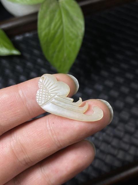 古玩玉器清代和田玉雕“花片”拍賣，當(dāng)前價(jià)格900元