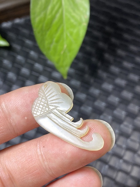 古玩玉器清代和田玉雕“花片”拍賣，當(dāng)前價(jià)格900元