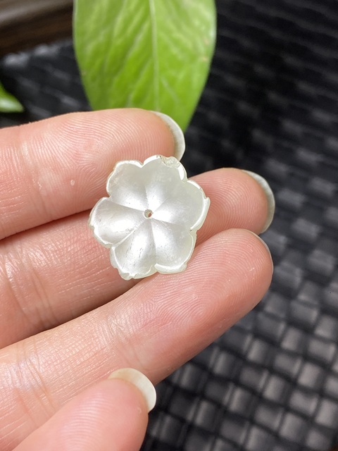 古玩玉器清代和田玉雕“帽花”拍賣,當前價格900元
