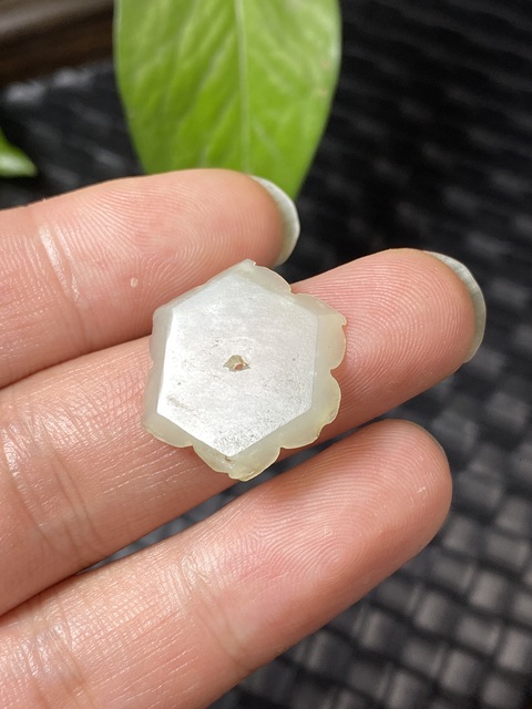 古玩玉器清代和田玉雕“帽花”拍賣,當前價格900元