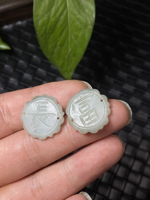 古玩玉器清代天然翡翠“吉語帽花”拍賣,當前價格500元