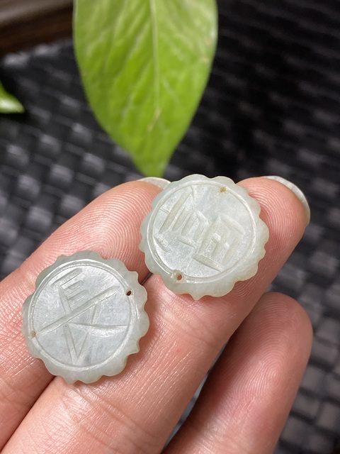 古玩玉器清代天然翡翠“吉語帽花”拍賣,當前價格500元