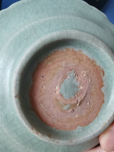 古玩陶瓷龍泉青瓷刻花盤真品鑒賞圖
