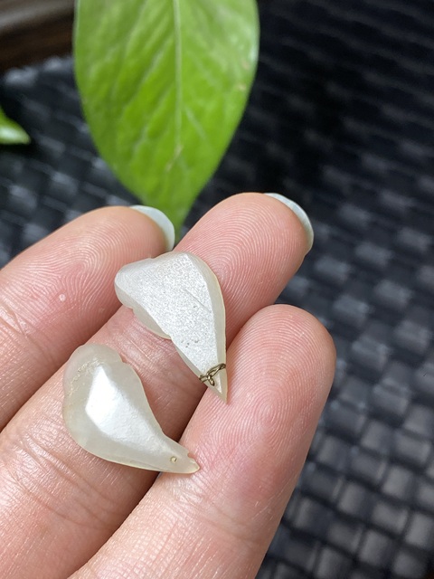 古玩玉器清代和田玉雕“花飾”翅膀拍賣,當前價格350元