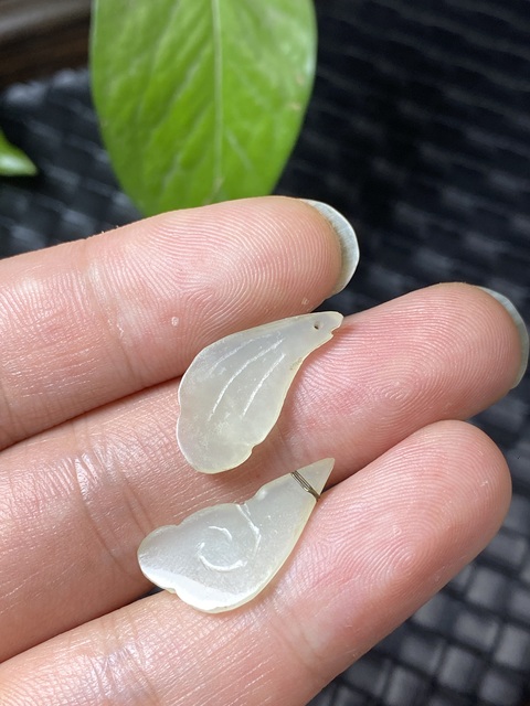 古玩玉器清代和田玉雕“花飾”翅膀拍賣,當前價格350元
