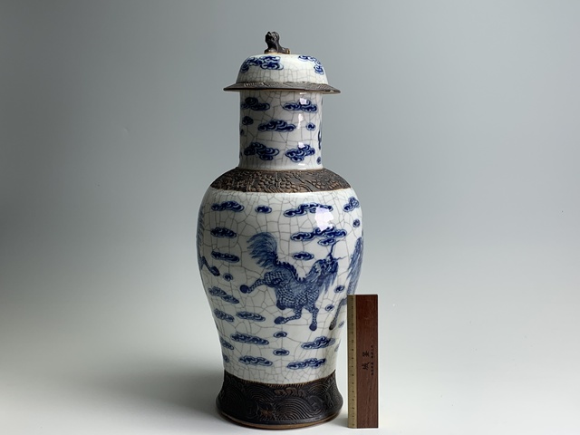 古玩陶瓷清晚期·哥釉青花麒麟瑞獸紋蓋瓶拍賣,當前價格1215元