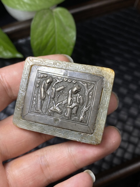 古玩玉器(一口價(jià)放漏)老料幾十年工和田玉鑲嵌老銀帶扣拍賣,當(dāng)前價(jià)格4500元