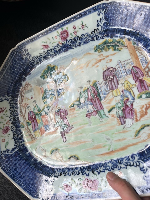 古玩陶瓷青花廣彩人物盤真品鑒賞圖