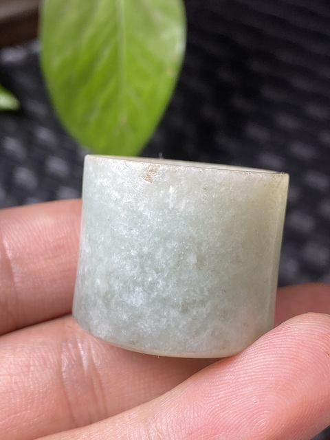 古玩玉器清代翡翠雕“素紋扳指”拍賣,當前價格2800元