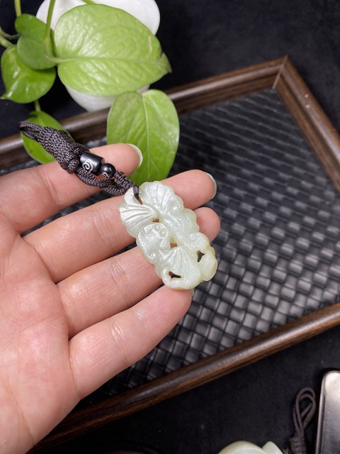 古玩玉器(一口價放漏)清代和田玉雕“福佩”拍賣,當前價格3500元