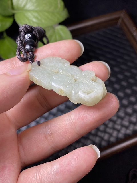 古玩玉器(一口價放漏)清代和田玉雕“福佩”拍賣,當前價格3500元