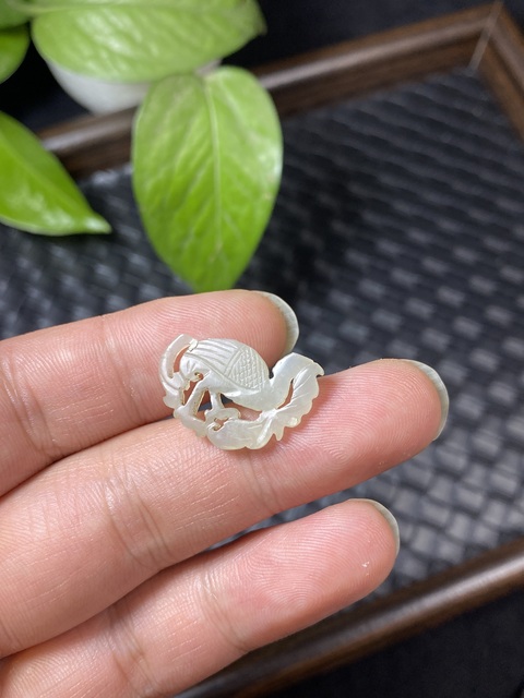古玩玉器清代和田玉雕“仙鶴”花飾拍賣,當前價格450元