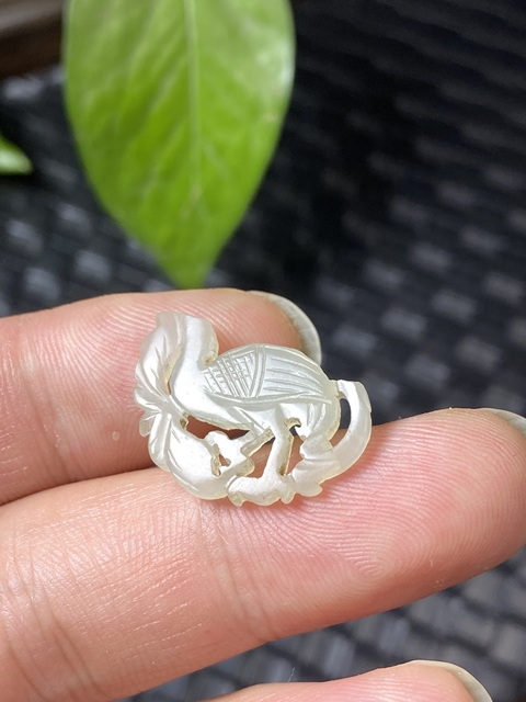 古玩玉器清代和田玉雕“仙鶴”花飾拍賣,當前價格450元
