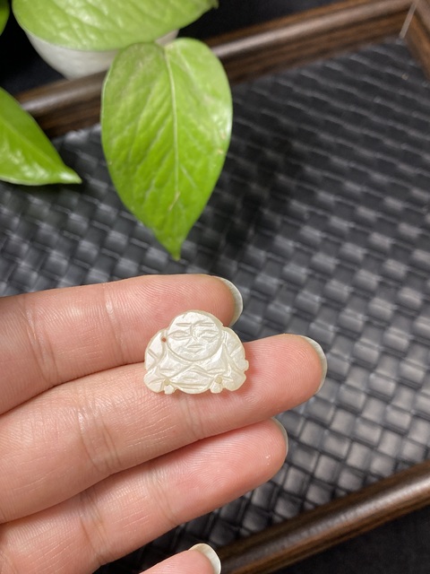 古玩玉器清代和田玉雕“佛公帽花”拍賣,當(dāng)前價格350元