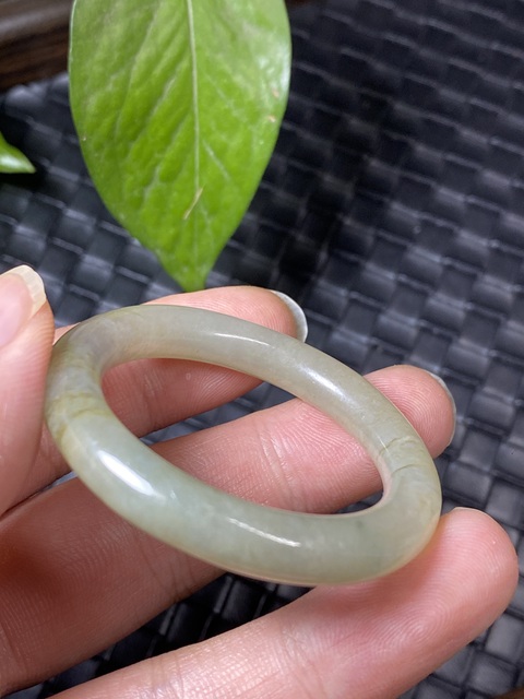 古玩玉器清代天然翡翠雕“素紋環”拍賣,當前價格2500元