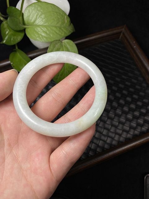 古玩玉器清代天然翡翠手鐲拍賣,當前價格9500元