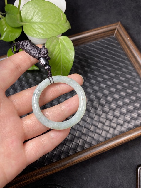 古玩玉器(一口價放漏)清代天然翡翠“素紋環(huán)”拍賣,當前價格2500元