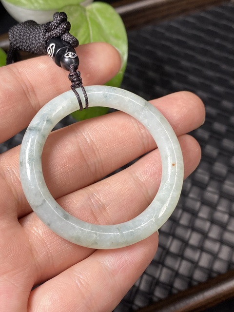 古玩玉器(一口價放漏)清代天然翡翠“素紋環(huán)”拍賣,當前價格2500元