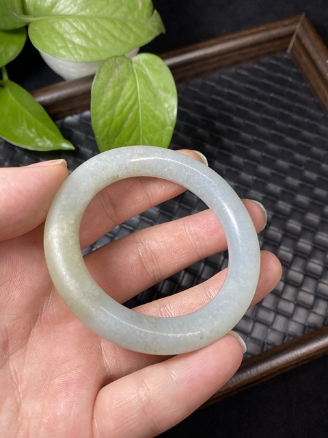 古玩玉器清代天然翡翠手鐲拍賣,當前價格5500元