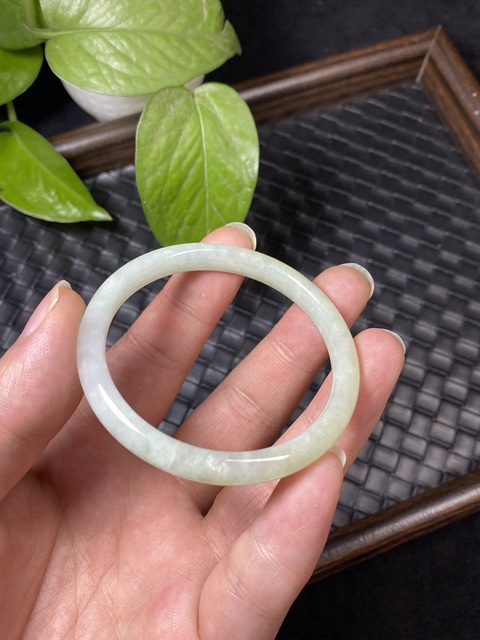 古玩玉器（放漏）清代天然翡翠手鐲拍賣，當前價格4200元