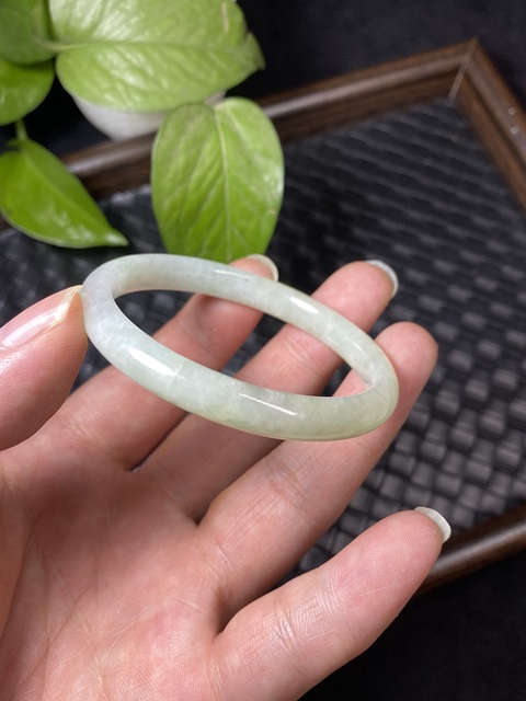 古玩玉器（放漏）清代天然翡翠手鐲拍賣，當前價格4200元