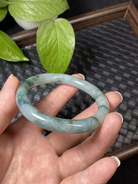 古玩玉器清代天然翡翠飄藍花手鐲拍賣,當前價格14000元