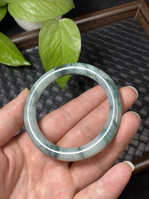 古玩玉器清代天然翡翠飄藍花手鐲拍賣,當前價格14000元