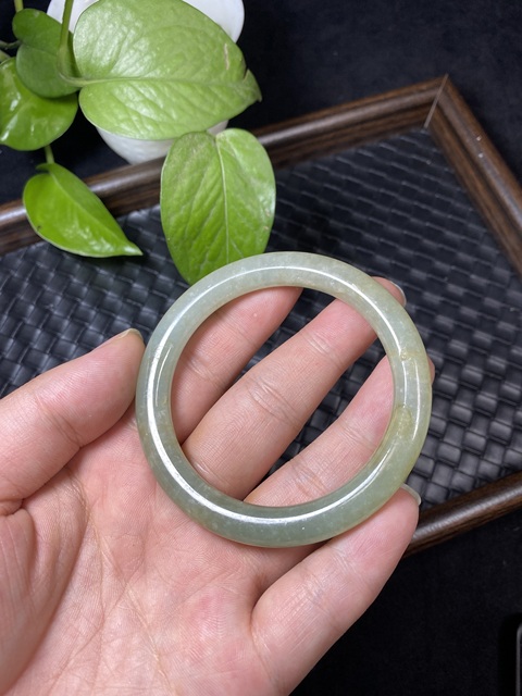 古玩玉器極美清代冰糯天然翡翠手鐲拍賣，當前價格10000元