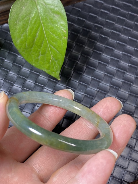 古玩玉器清代天然冰糯翡翠手鐲拍賣,當(dāng)前價(jià)格14000元