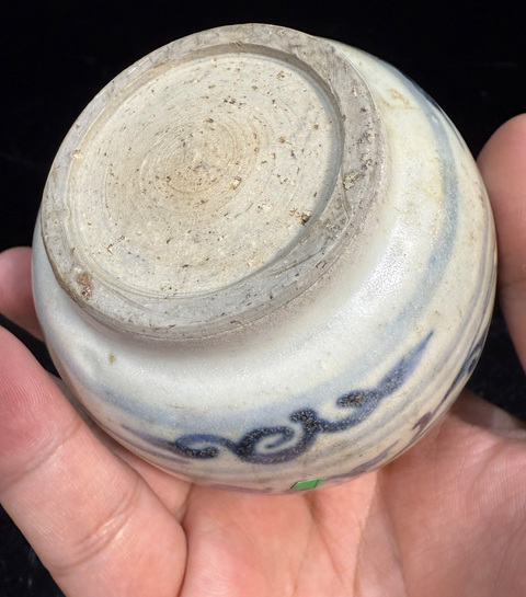 古玩陶瓷青花花卉紋罐真品鑒賞圖