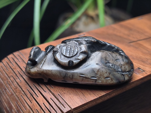 古玩玉器明代和田玉雕“松鶴”掛件拍賣,當前價格3500元