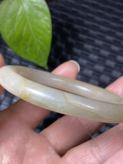 古玩玉器清代天然糯冰翡翠手鐲拍賣(mài),當(dāng)前價(jià)格6500元