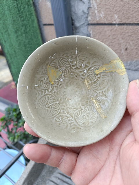 古玩陶瓷耀州窯青釉花卉紋茶盞真品鑒賞圖