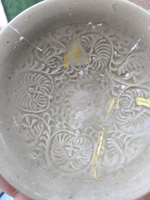 古玩陶瓷耀州窯青釉花卉紋茶盞真品鑒賞圖