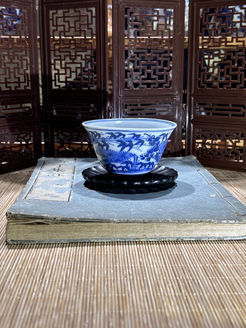 古玩陶瓷青花歲寒三友圖茶碗真品鑒賞圖
