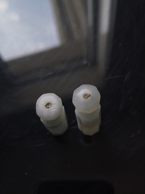 古玩玉器(放漏拍)兩個清代翡翠雕“素紋煙嘴”拍賣,當前價格1200元
