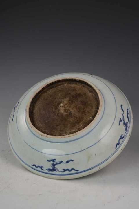 古玩陶瓷摩羯龍紋青花盤真品鑒賞圖