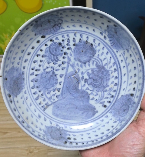 古玩陶瓷青花洞石花卉紋盤(pán)真品鑒賞圖