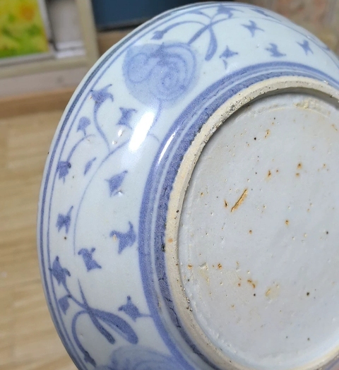 古玩陶瓷青花洞石花卉紋盤(pán)真品鑒賞圖